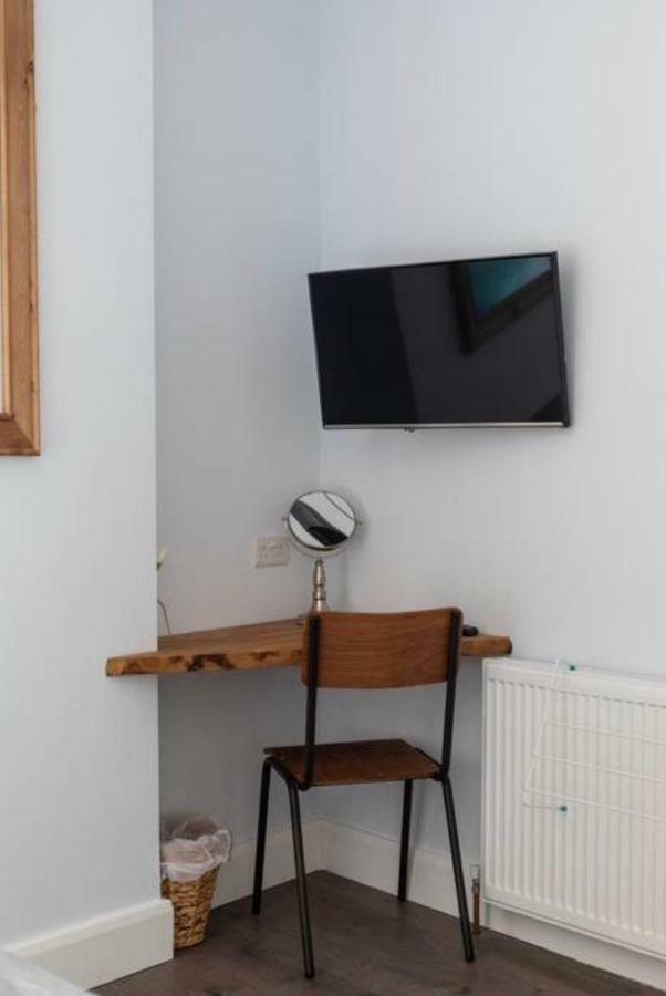 Beautiful Two Bed Mumbles Flat - With Parking Space Kültér fotó