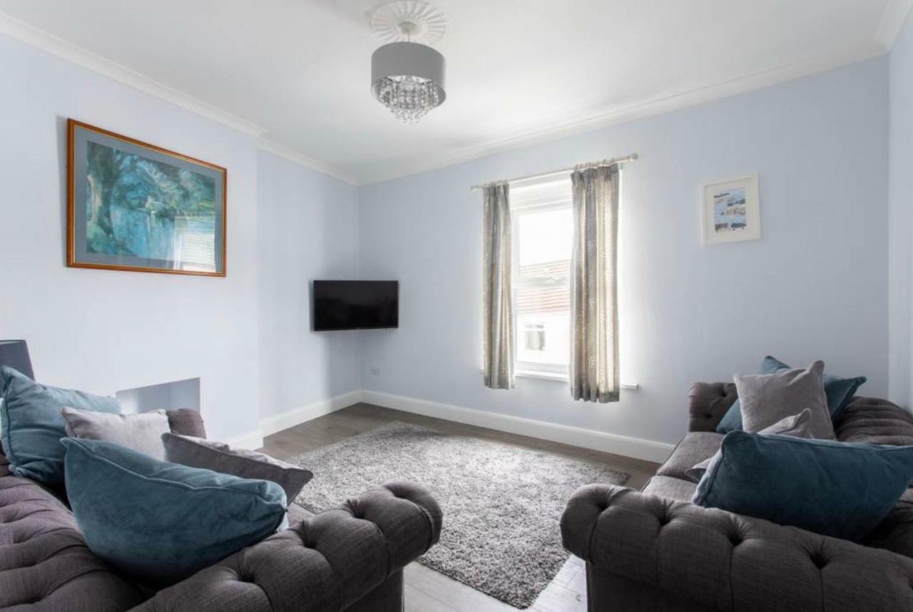 Beautiful Two Bed Mumbles Flat - With Parking Space Kültér fotó