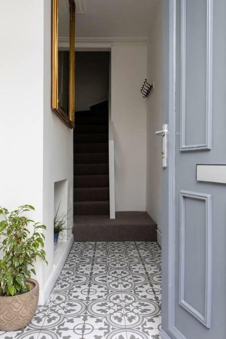 Beautiful Two Bed Mumbles Flat - With Parking Space Kültér fotó