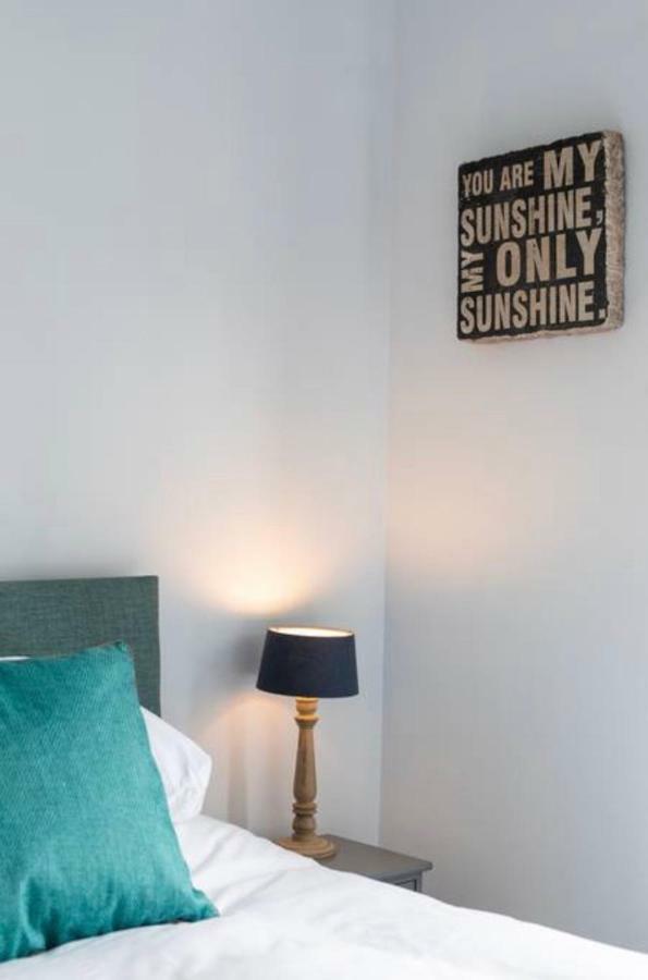 Beautiful Two Bed Mumbles Flat - With Parking Space Kültér fotó