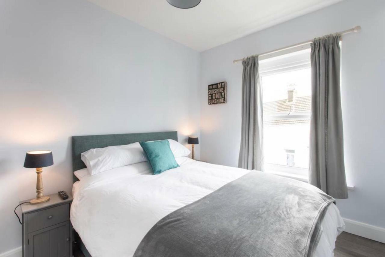 Beautiful Two Bed Mumbles Flat - With Parking Space Kültér fotó